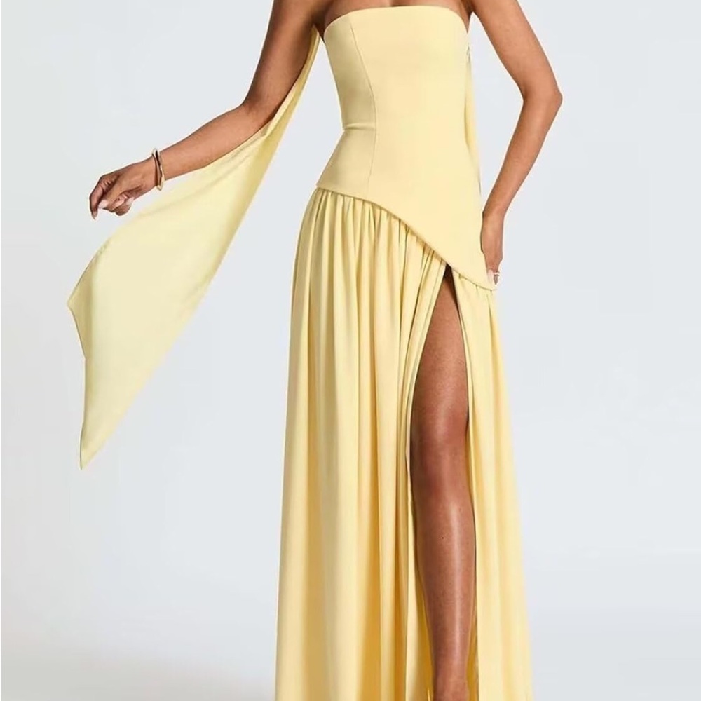 Elegant Yellow Strapless Evening Gown